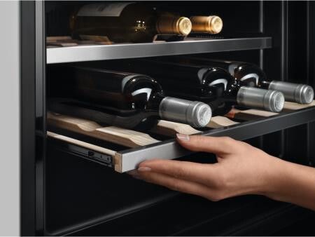 AEG wijnkast inbouw KWK884520T afbeelding 4