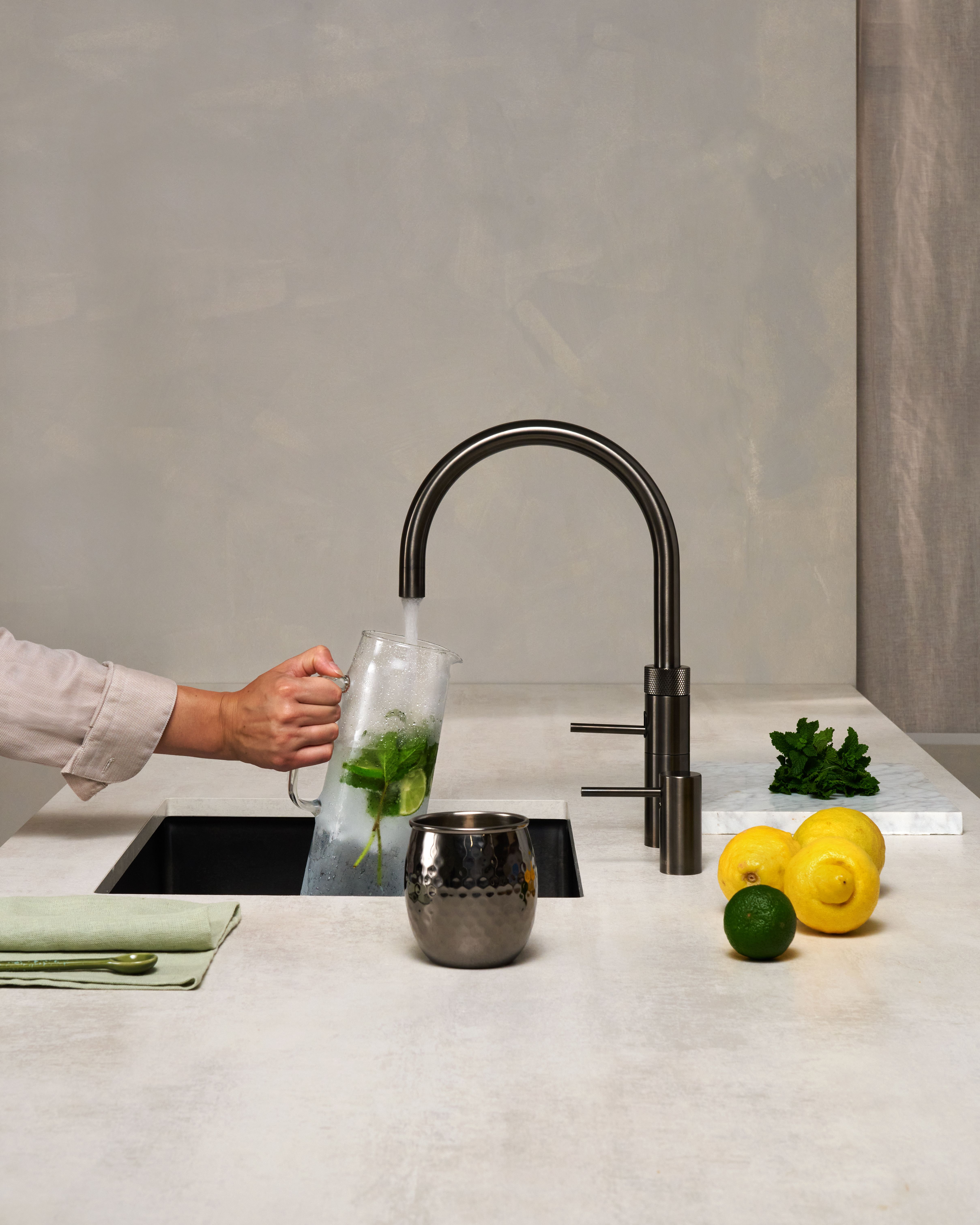 Quooker Combi+ Fusion Round Gun Metal  kokendwaterkraan afbeelding 5